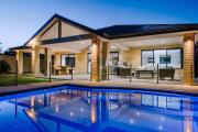 Fairways - Spacious Pool House by the Golf Course