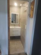 Chambre avec cuisine, entrée et terrasse privée !