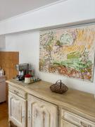 Charmant T2 avec terrasse, piscine et jardin