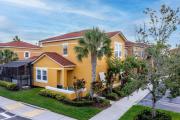 101 Perfect Family Townhouse with Private Pool Near Disney & Water Parks