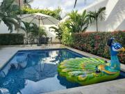 Casa Santa Cruz 4 bdrm house-Pool & walk to Beach