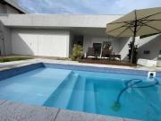 Linda casa na praia com piscina 4 quartos
