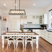 Victorian Hilltop Retreat - Firepit & Sunset Views