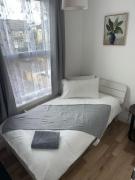 4Bed Spacious New Refurbish Home Near Westfield
