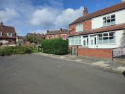 Luxury ground floor modern flat close to city with free parking