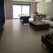 استديو كبير فاخر مع فناء خارجي ومدخل خاص