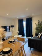 Modern City Apartment near Utilita Arena - Parking, Pool &Ping Pong