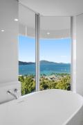 Luxury Hamilton Island Sub Penthouse on Level 12 & Buggy & Transfers