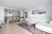 Central 2BD Flat w River View Balcony - Vauxhall!