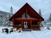Chancellor Peak 1BR and Loft Wooden Cabin near Lake Louise