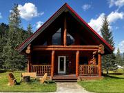 Chancellor Peak 1BR and Loft Wooden Cabin near Lake Louise