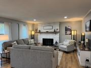 Spacious 3BR Knoxville Home - Sleeps 6 -Full Kitchen