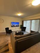 City Lights Retreats - 2 Bedroom, 1 Bathroom