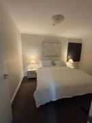 City Lights Retreats - 2 Bedroom, 1 Bathroom