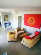 Spacious T4 with garden - near beach