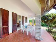 Valentine Lakeside Villa by Bookinggardalake
