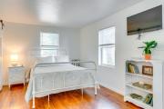Cozy Studio in Heart of OKC Plaza District!
