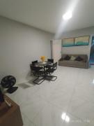 Apartamento amplo na Praia do Morro, com área gourmet, Wi-Fi e garagem, 250 metros da praia