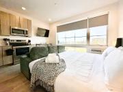 Studio Apt with City View, Rooftop and Gym