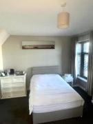 The Dublin Packet Family Room Number 9