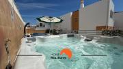 #343 Villa with Pool & Jacuzzi by Home Holidays