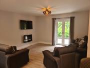 Modern 2 bedroom Apartment with River views