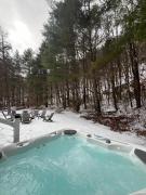 Catskill MNTN Escape 5 BR 3 bath Villa Hot Tub Fire Pit Best Group Stay