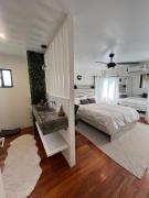 Top Ladyville Top Ladyville