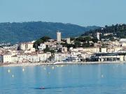 Cannes centre T3 Carré DOr calme air conditionné WiFi