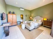 Room Sweet Room - Seminyak Center, walk to the Beach