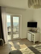 Top Douăzeci şi Trei August