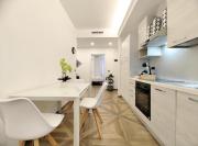 Prisma Suite, A stones throw from the station