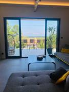 Villa de luxe avec piscine et vue imprenable sur le lac