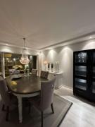 Cityscape Retreat - Central and modern apartment