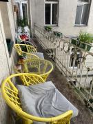 Classical Apartment with Shared Balcony & Free Parking