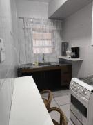 Kitnet Boqueirão lado da praia