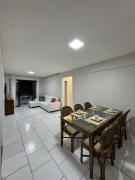 Aconchegante apartamento a 100 mt da Praia da Bacutia