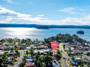 Batehaven Coastal Home Near Corrigans Beach