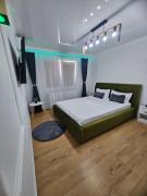 Modern & Glam Studio Costi