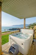 Magnificent Oceanview by OceanviewHotTubs Oceanfront! Shelter Cove, CA Tesla EV station