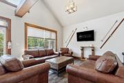 8 BR Luxury Swiss Style Chalet w Hot Tub