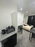 Central London Room and bathroom