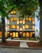 The Adelynn- New Lux Build in Center of PDX