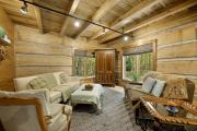 Impressive Log Cabin with Fireplace, Fire Pit and Hot-tub in Unionville, Indiana