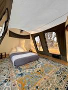 Cute, Lakeside Glamping Bell Tent #2, Wheatland, California