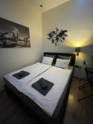 New - Very Central New York Cafe