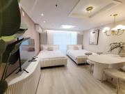 1mins Hongik Stn - blossom08