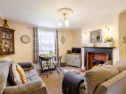 2 Bed in Robin Hoods Bay 87059