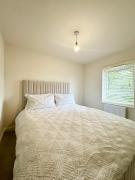 Charming 1 Bedroom with Private Bath