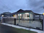 Cozy 4BR Homestay with 2 Baths Taman Seraya